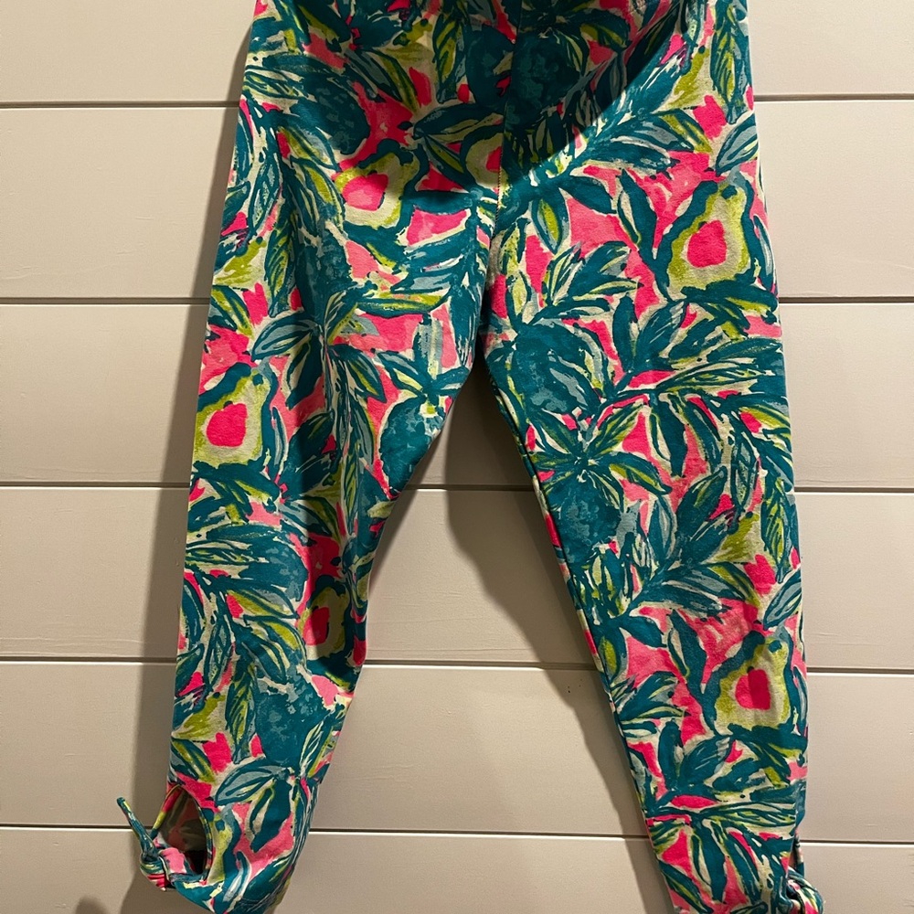 Lilly Pulitzer Size 10 Vibrant Floral Capri Leggings